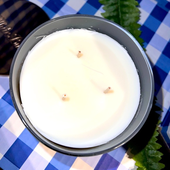 🕯️2/$35🕯️ BATH & BODY WORKS 3-wick candle - mahogany teakwood- NEW - Picture 2 of 2